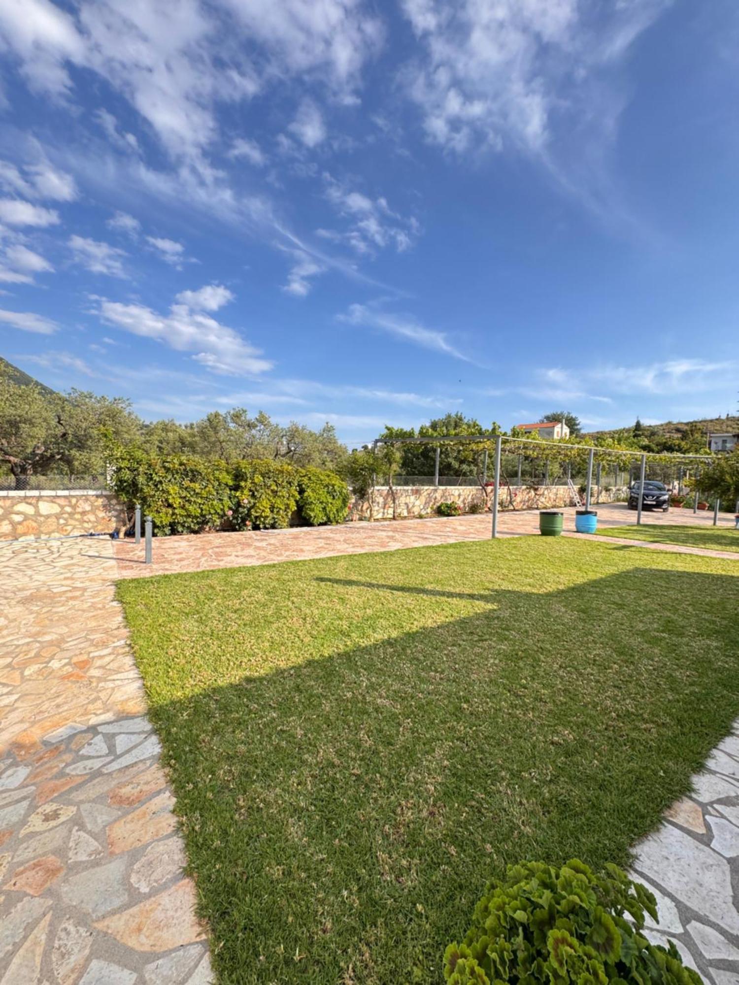 Belvedere Hotel & Suites Himare Esterno foto