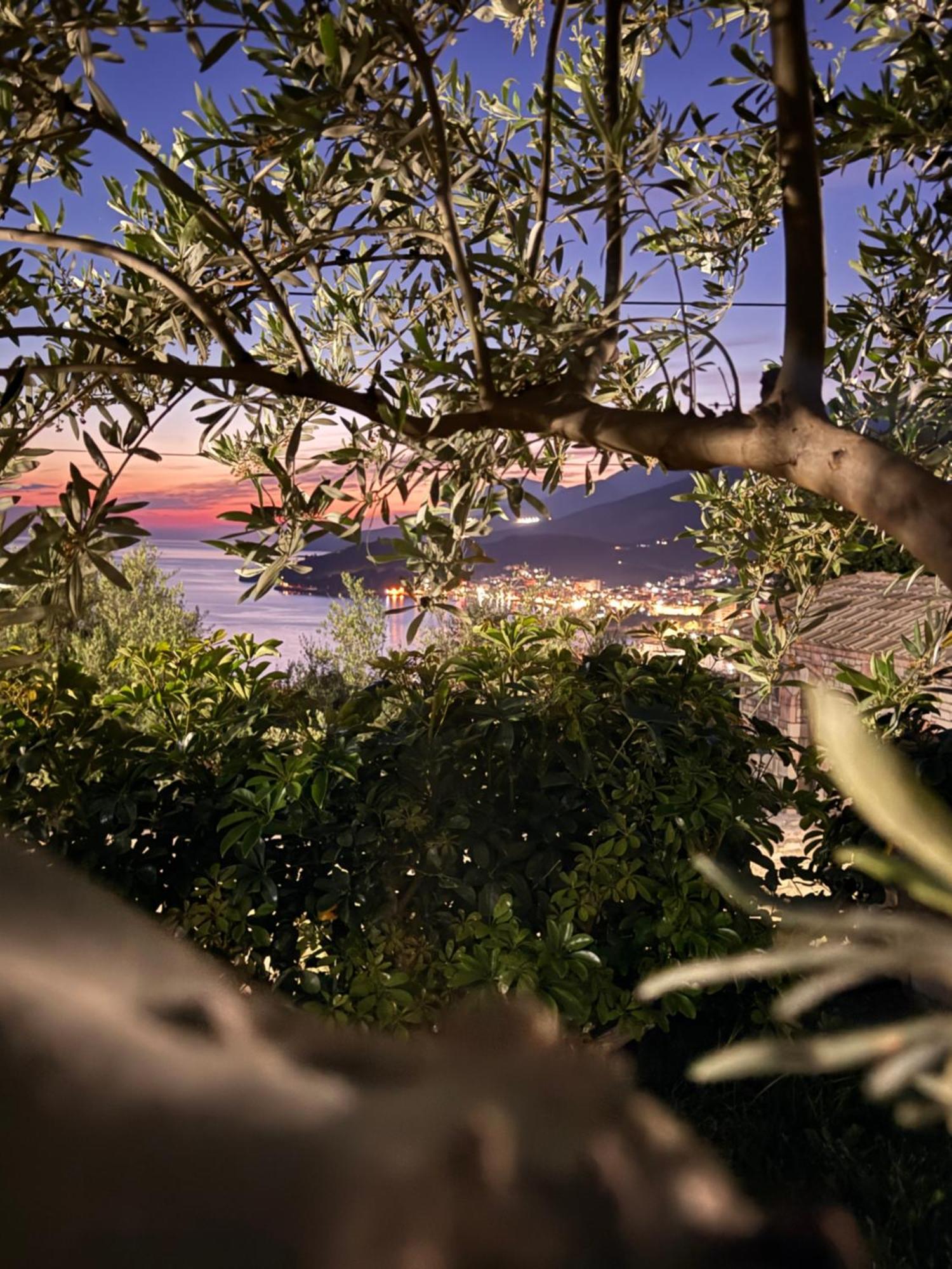 Belvedere Hotel & Suites Himare Esterno foto